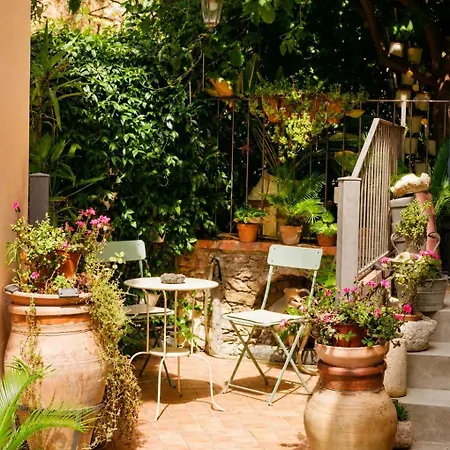 Oda ve Kahvaltı Giulia Taormina