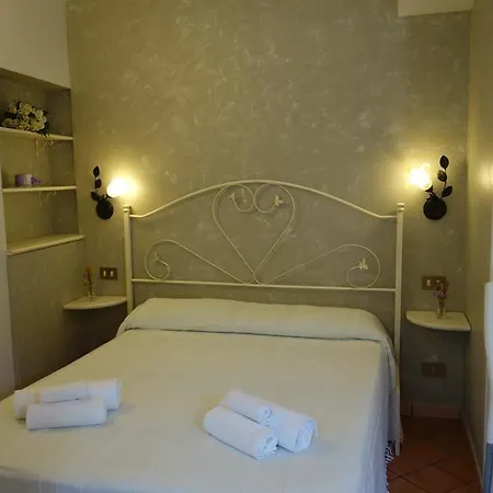 Oda ve Kahvaltı Giulia 4*