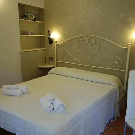 Oda ve Kahvaltı Giulia