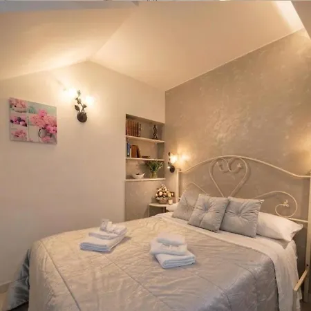 Giulia Bed & Breakfast 4*